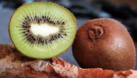 Coma kiwi para constipação, dizem novas diretrizes. Mas abandone a dieta rica em fibras Coma kiwi para constipação, dizem novas diretrizes. Mas abandone a dieta rica em fibras
