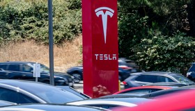 Tesla, de Elon Musk, frustra expectativas de lucro mesmo com recorde nas vendas de carros elétricos Tesla, de Elon Musk, frustra expectativas de lucro mesmo com recorde nas vendas de carros elétricos