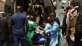 Treze policiais feridos seguem internados; dois PMs estão estado grave Treze policiais feridos seguem internados; dois PMs estão estado grave