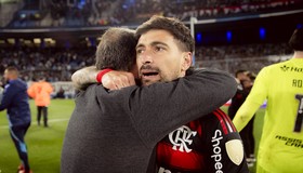 Arrascaeta minimiza provocações feitas ao Flamengo antes de classificação e pede respeito: 'Um dos melhores da América' Arrascaeta minimiza provocações feitas ao Flamengo antes de classificação e pede respeito: 'Um dos melhores da América'