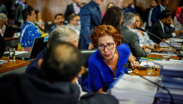 STF torna definitiva condenação de Zambelli por perseguição armada e pena pode ser executada