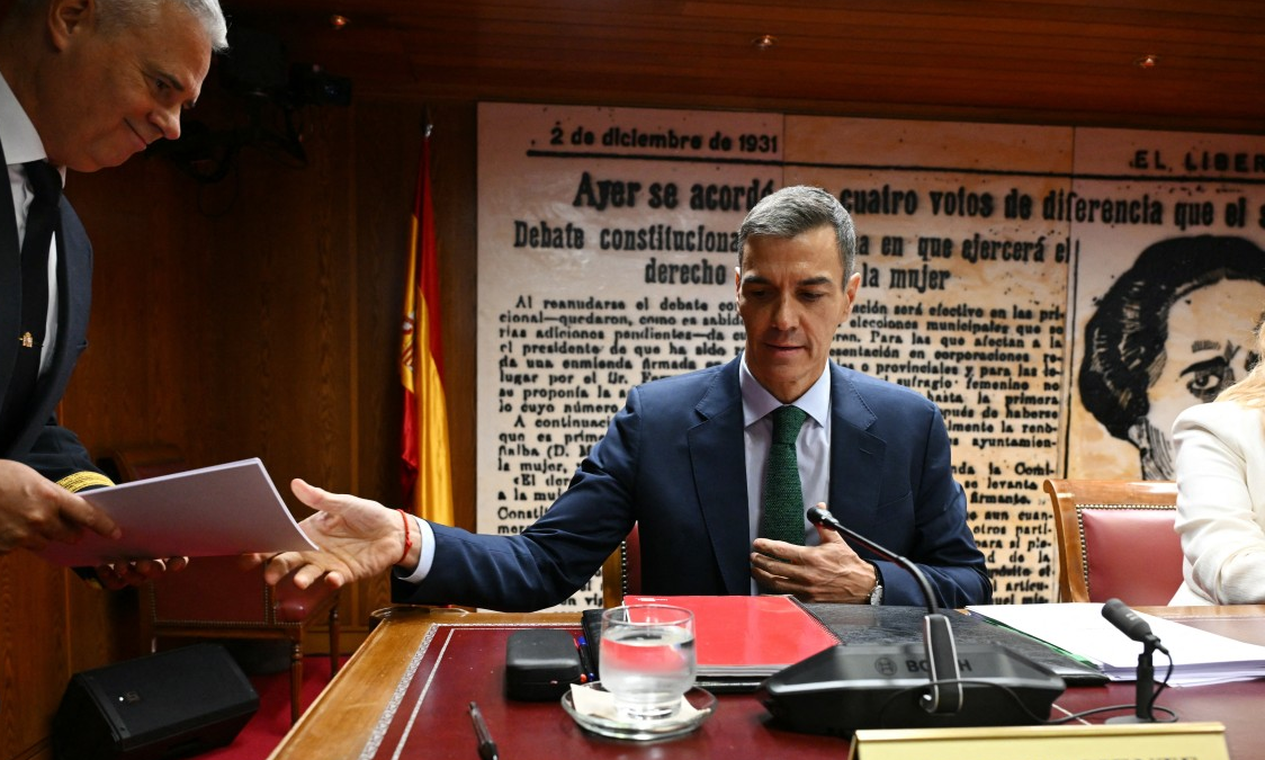 Premier da Espanha depõe no Senado sob suspeita de corrupção Premier da Espanha depõe no Senado sob suspeita de corrupção